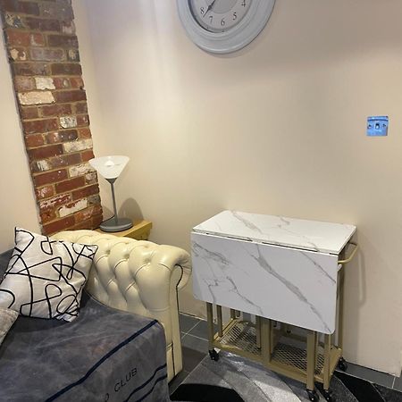 Flat 3 Meadow View Cozy Getaway Apartamento Hurst Exterior foto