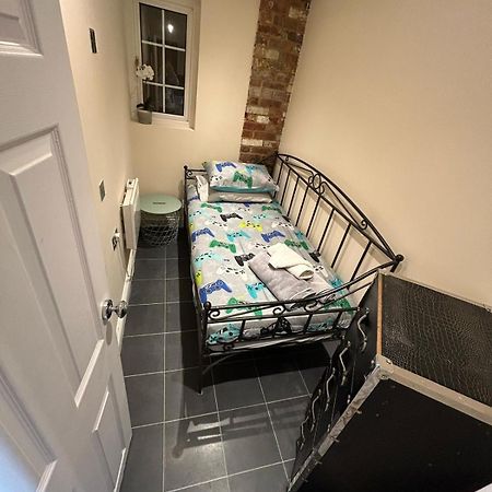Flat 3 Meadow View Cozy Getaway Apartamento Hurst Exterior foto