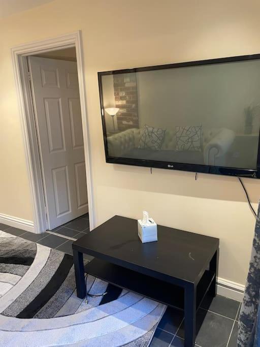 Flat 3 Meadow View Cozy Getaway Apartamento Hurst Exterior foto