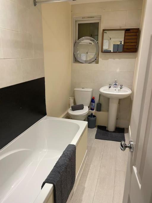Flat 3 Meadow View Cozy Getaway Apartamento Hurst Exterior foto