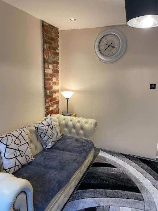 Flat 3 Meadow View Cozy Getaway Apartamento Hurst Exterior foto